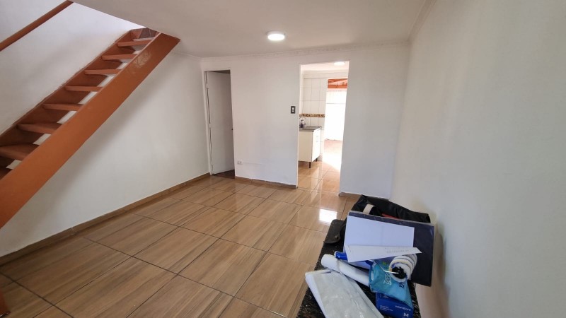 Hermosa y Amplia Casa de 2 Pisos 2D1B!!!