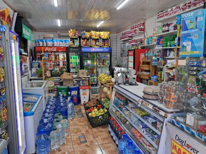 Amplia Casa Comercial