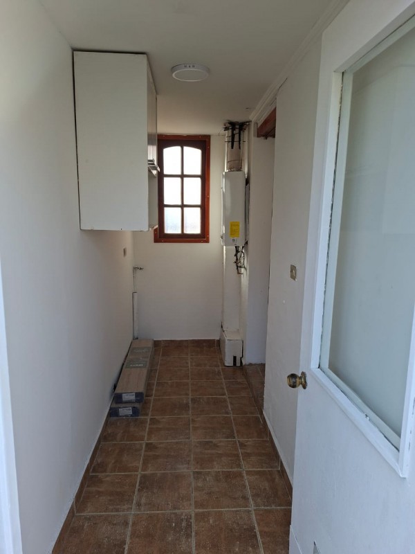 Hermosa Casa en Micro Barrio Con Porton Interno!!!