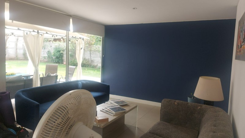 Hermosa Casa Esquina en Colina!