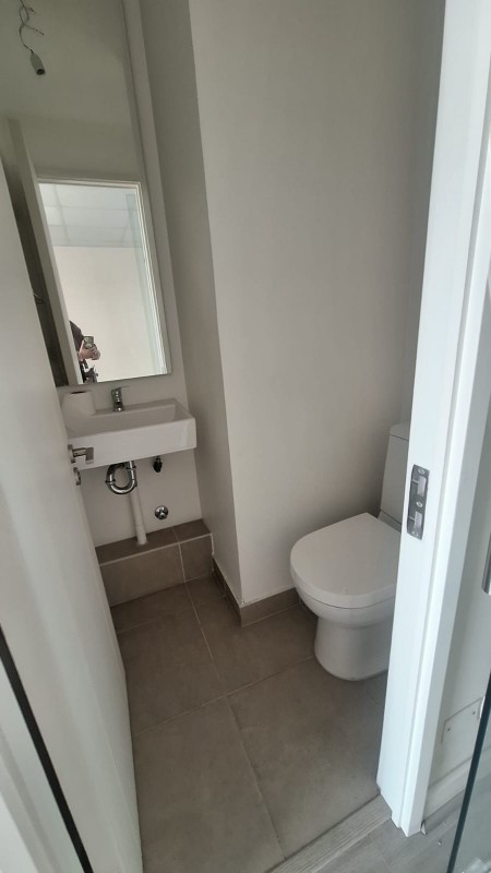 Amplia Oficina Dos Ambientes en Maipú