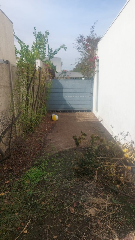 Hermosa Casa Esquina en Colina!