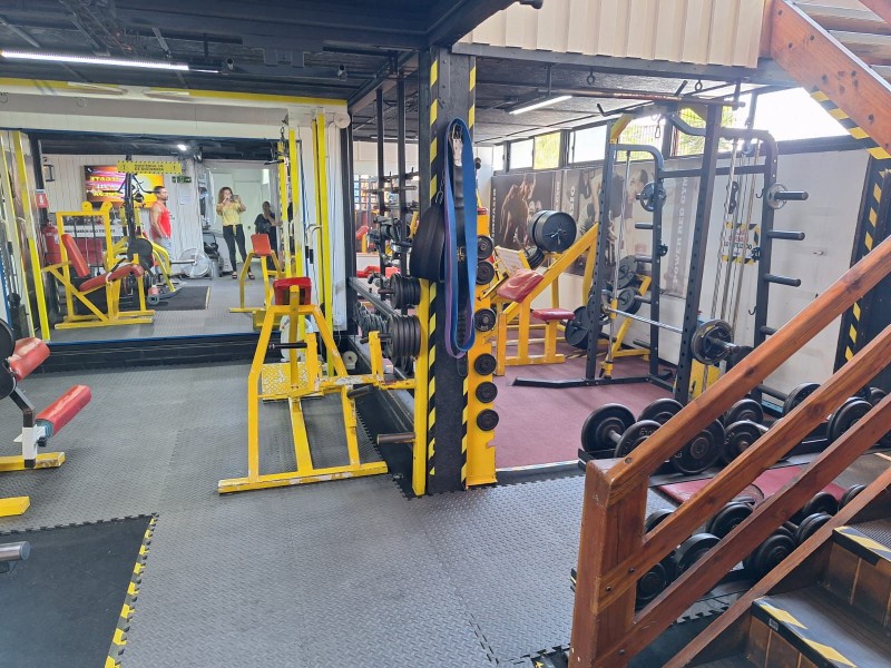 Amplio Local Comercial y Casa 6D5B en Padre Hurtado