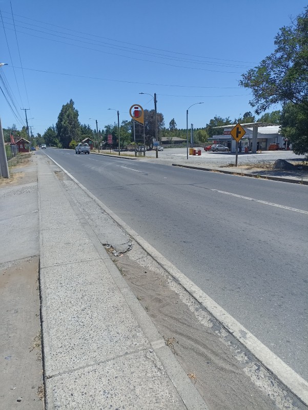 Hermosa y Amplia Casa 4D1B+E+B!!!