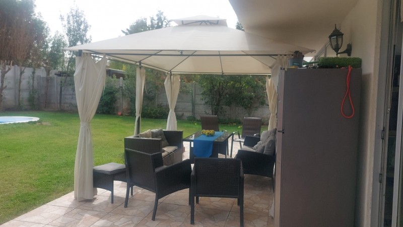 Hermosa Casa Esquina en Colina!