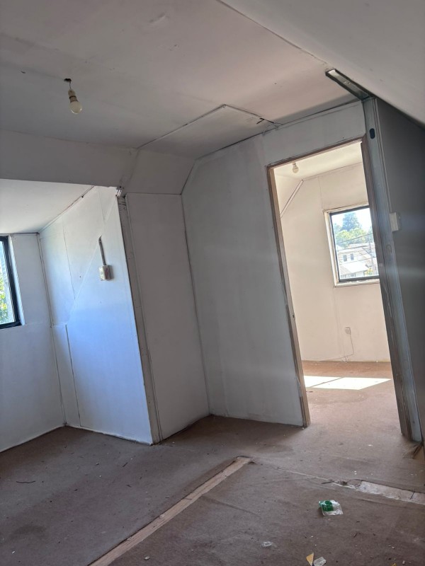 Casa Esquina 2 Pisos en Venta