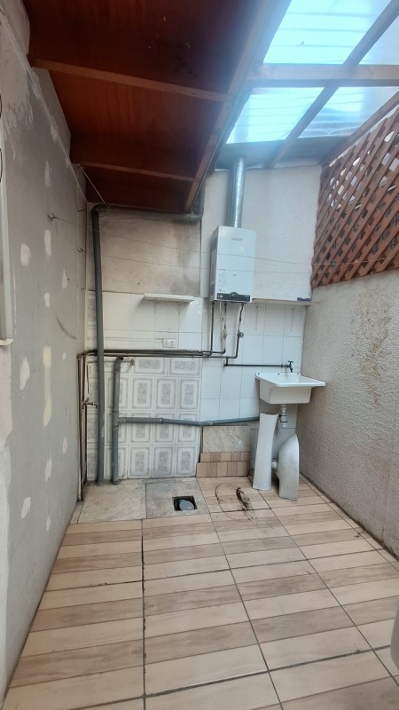 Amplia Casa de 2 Pisos 3D1B+E en Maipú