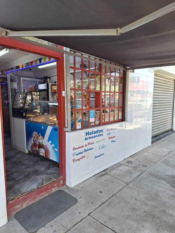 Amplio Local Comercial y Casa 6D5B en Padre Hurtado