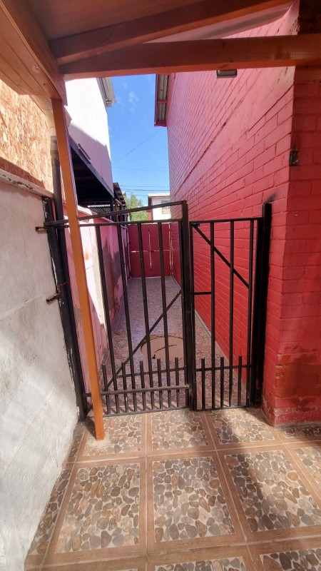 Hermosa y Amplia Casa de 2 Pisos 2D1B!!!