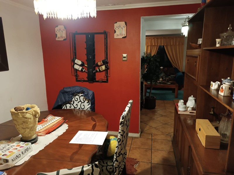 Oportunidad Amplia Casa de 3 Pisos en Maipu |5D4B