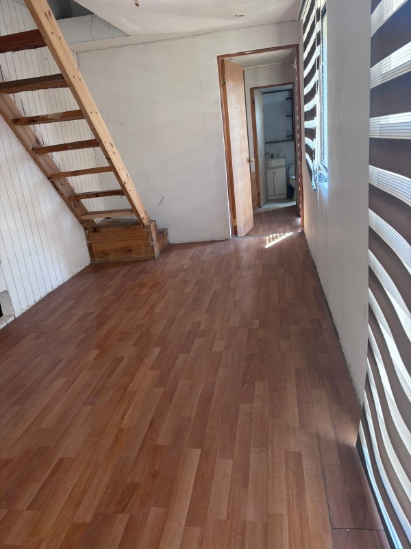 Casa Esquina 2 Pisos en Venta