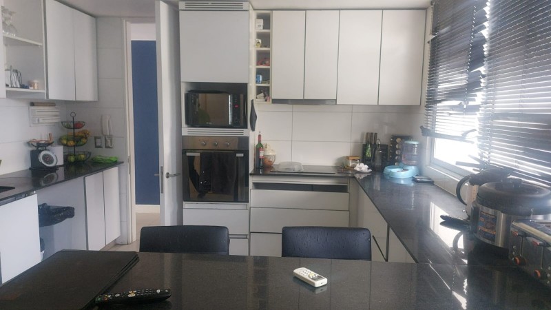 Hermosa Casa Esquina en Colina!