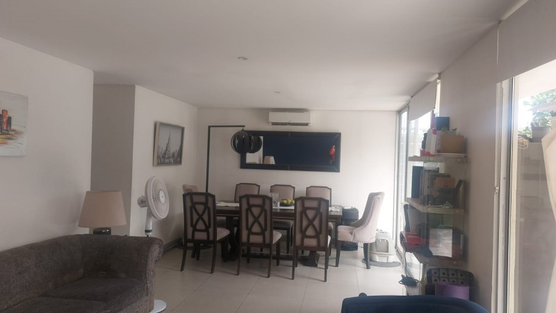 Hermosa Casa Esquina en Colina!