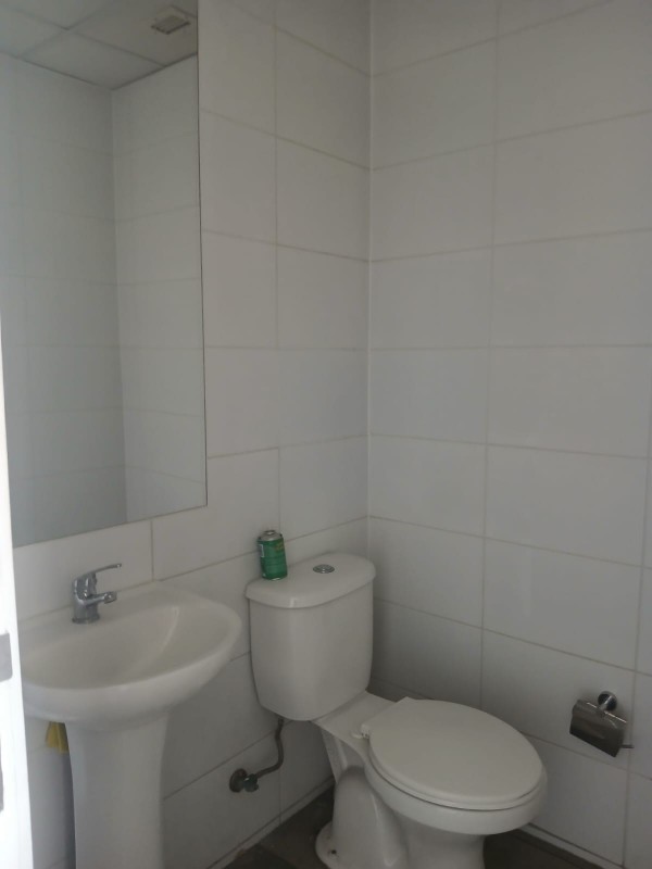 Vende Ofic 1 Privado-1Baño Metro Padre Hurtado
