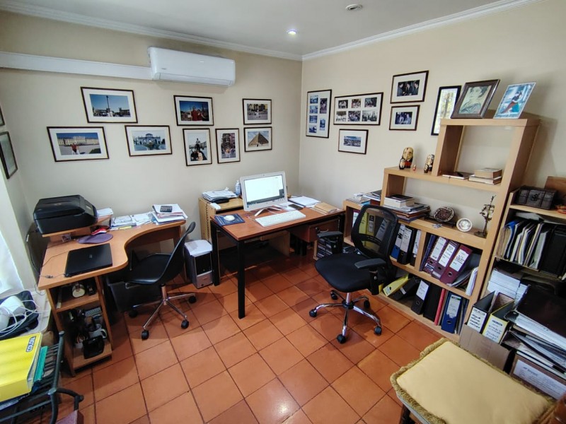 Hermosa Casa de 2 Pisos 4D4B+E+B