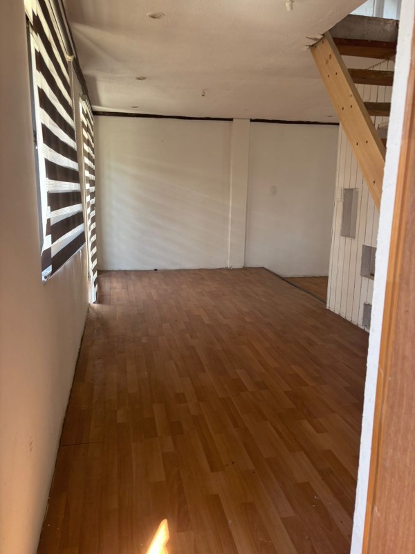 Casa Esquina 2 Pisos en Venta