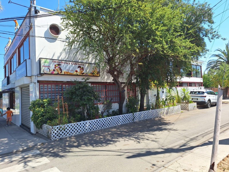 Amplio Local Comercial y Casa 6D5B en Padre Hurtado