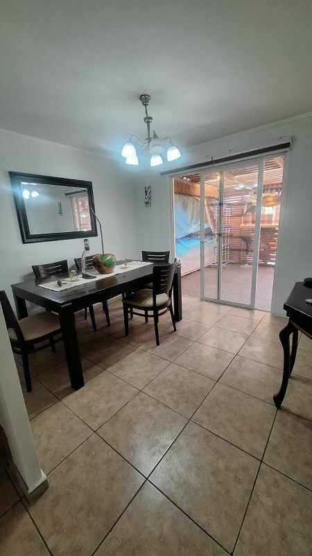 Hermosa Casa de 2 Pisos 4D3B Valor Conversable