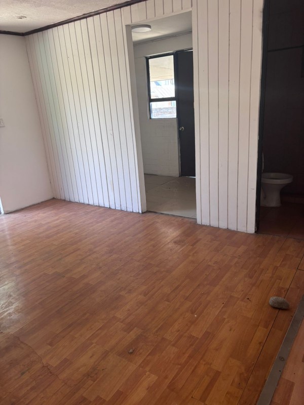 Casa Esquina 2 Pisos en Venta