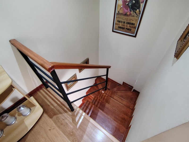 Hermosa Casa de 2 Pisos 4D4B+E+B