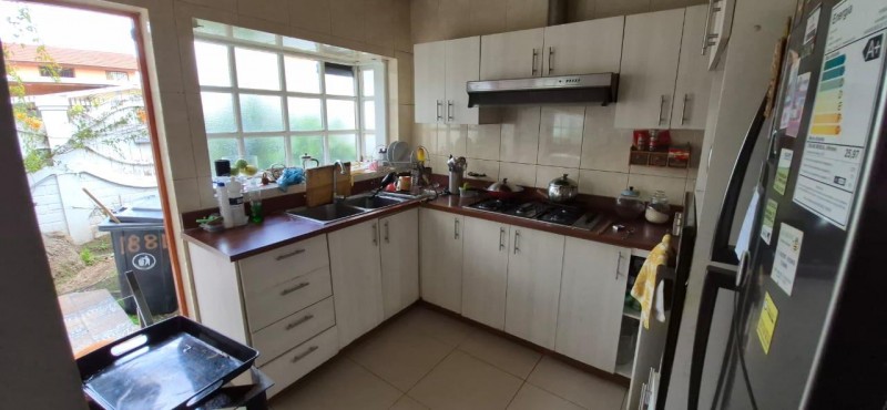 Hermosa Casa 2 Pisos en Arriendo 4D4B+E