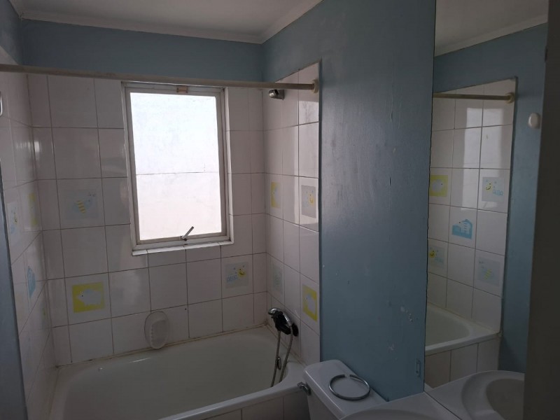 Hermosa Casa en Micro Barrio Con Porton Interno!!!