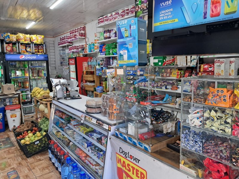 Amplia Casa Comercial