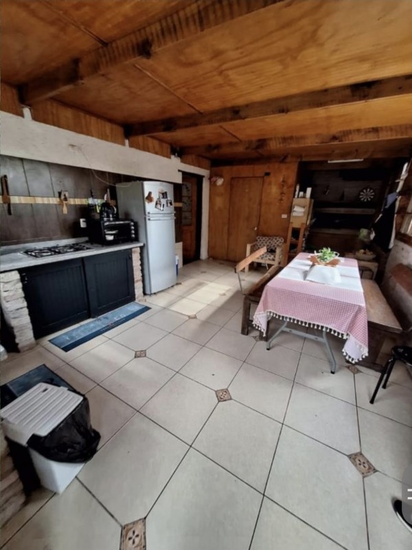 Hermosa Casa de 2 Pisos, 2D2B+E+B