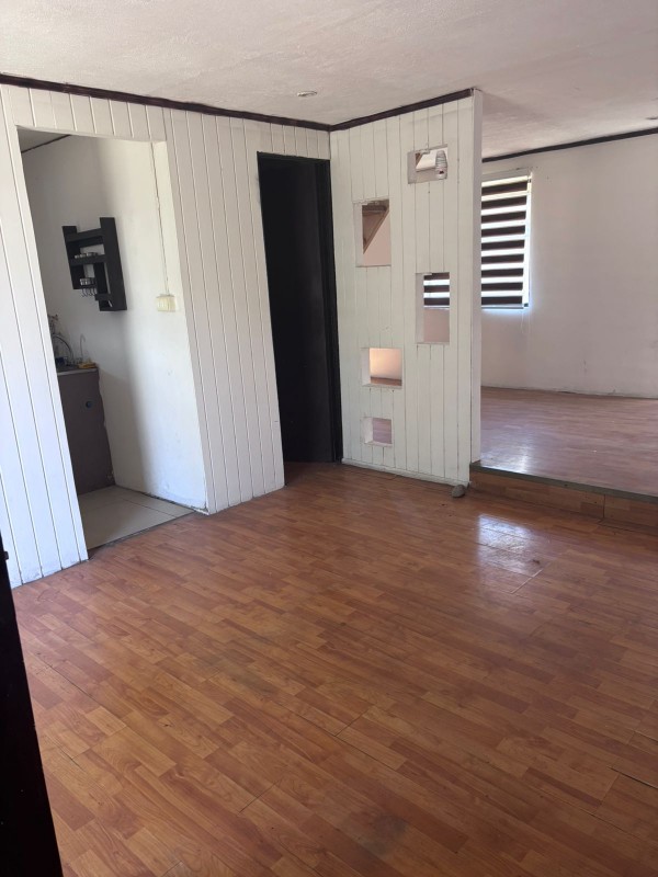 Casa Esquina 2 Pisos en Venta