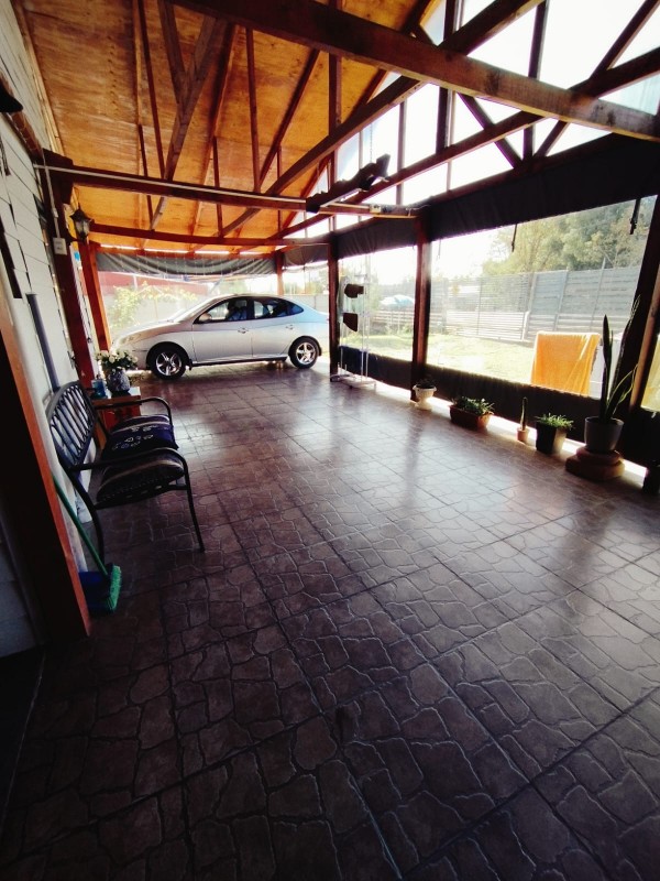 Hermosa y Amplia Casa 4D1B+E+B!!!