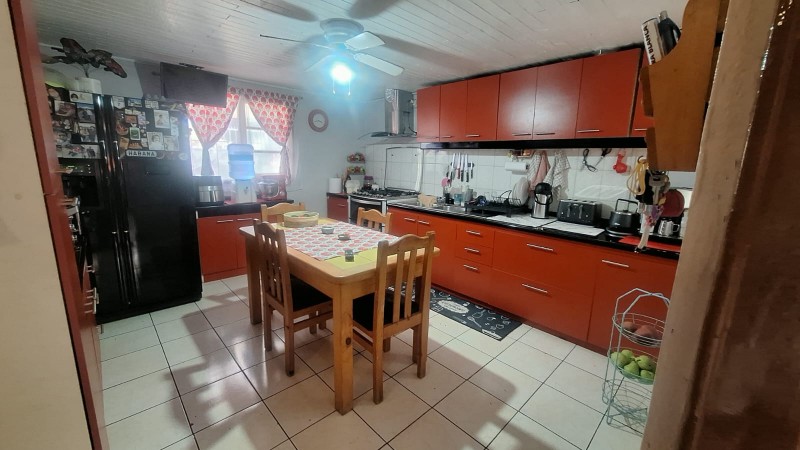 Espectacular Casa Con Amplios Espacios 5D3D+E