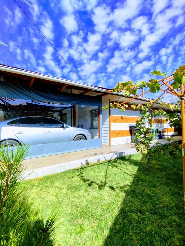 Hermosa y Amplia Casa 4D1B+E+B!!!