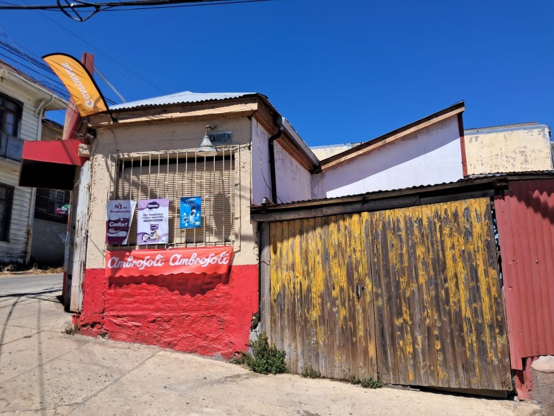 Amplia Casa Comercial