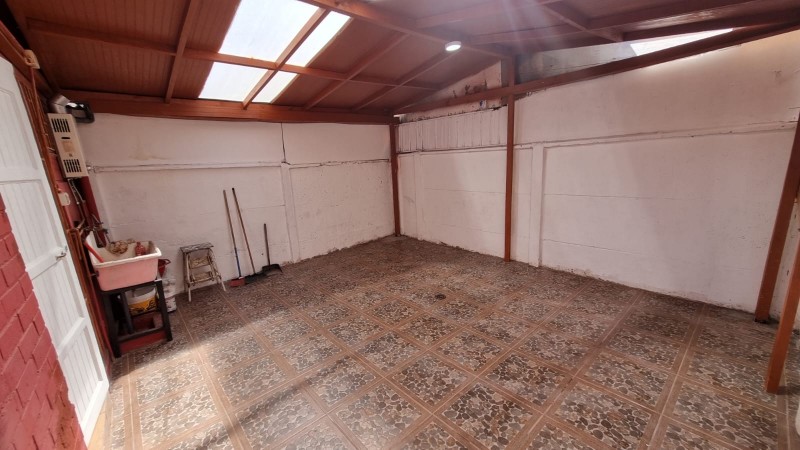 Hermosa y Amplia Casa de 2 Pisos 2D1B!!!