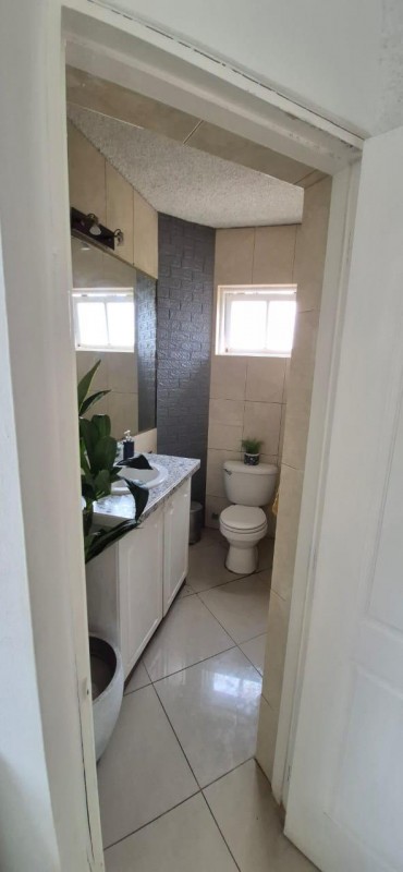 Hermosa Casa 2 Pisos en Arriendo 4D4B+E