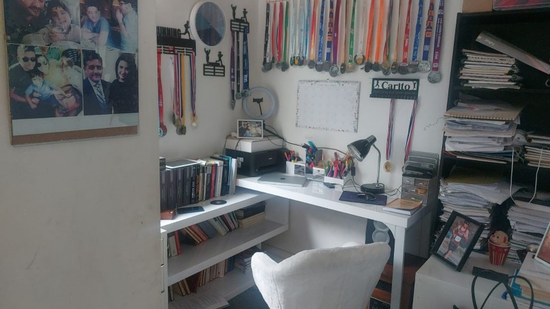 Hermosa Casa Esquina en Colina!