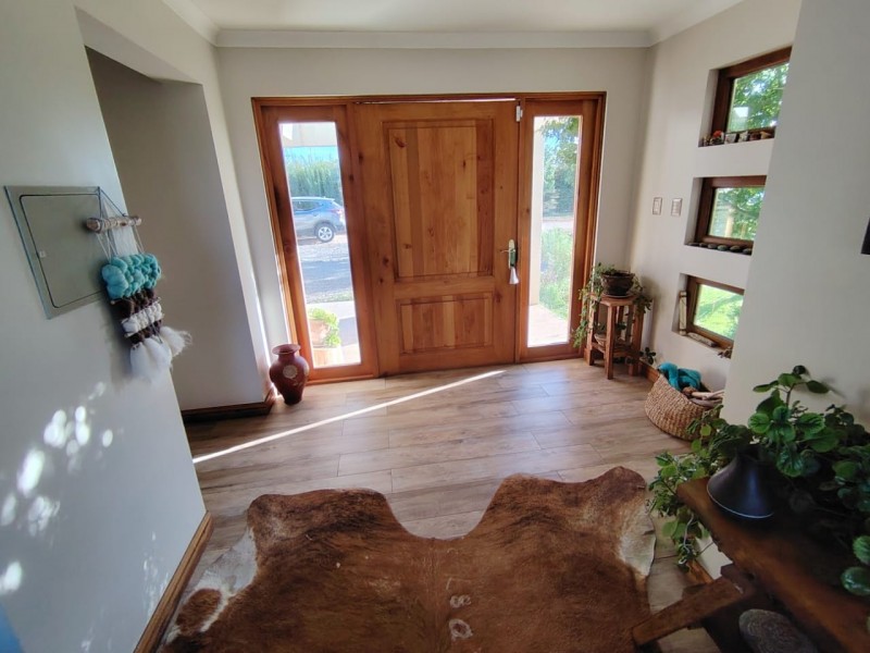 Hermosa Parcela Con Casa de 2 Pisos en Arriendo, 6D5B+E!