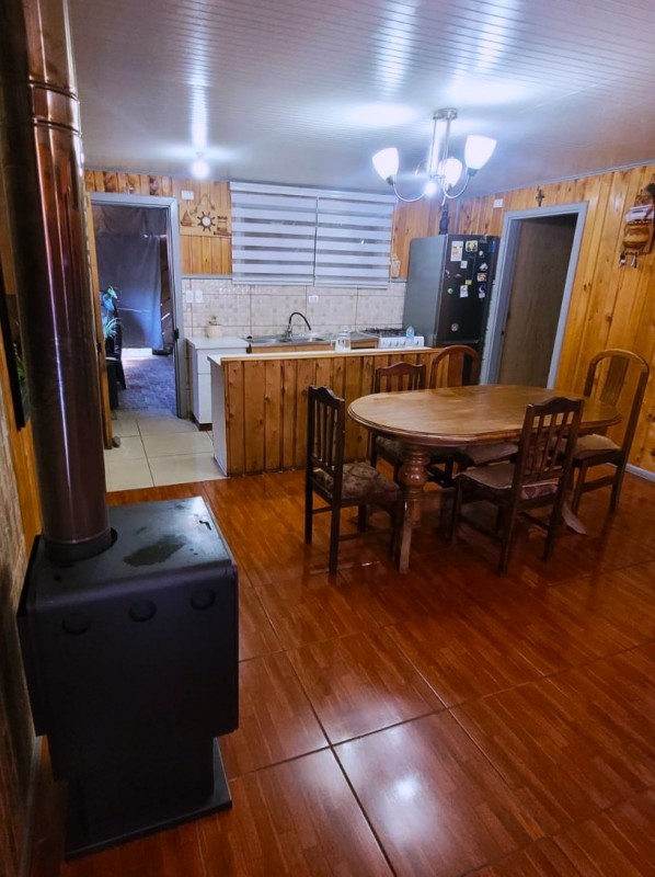 Acogedora Casa Esquina en Pleno Centro de Máfil