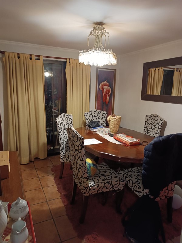 Oportunidad Amplia Casa de 3 Pisos en Maipu |5D4B