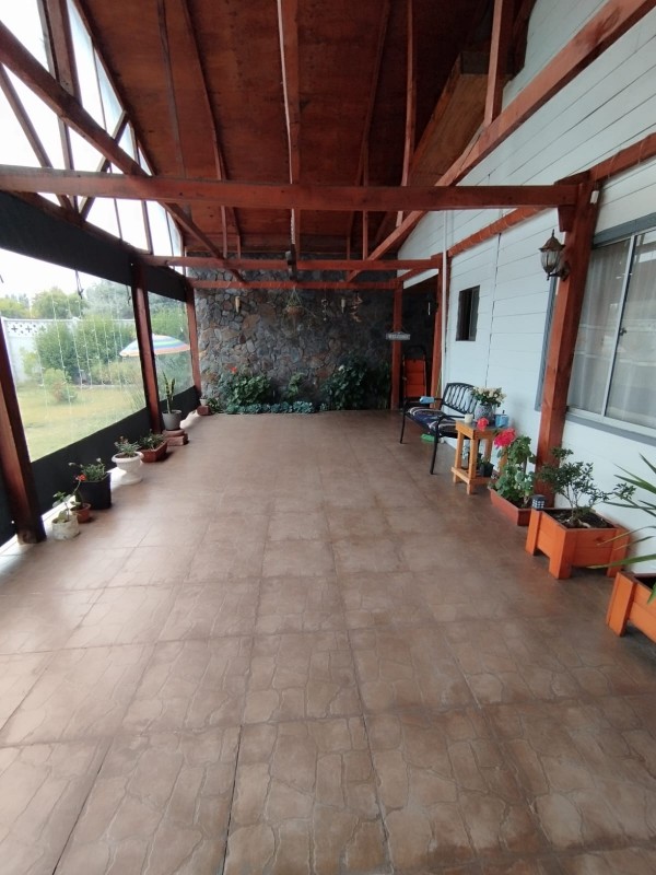 Hermosa y Amplia Casa 4D1B+E+B!!!