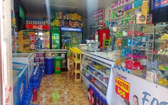 Amplia Casa Comercial