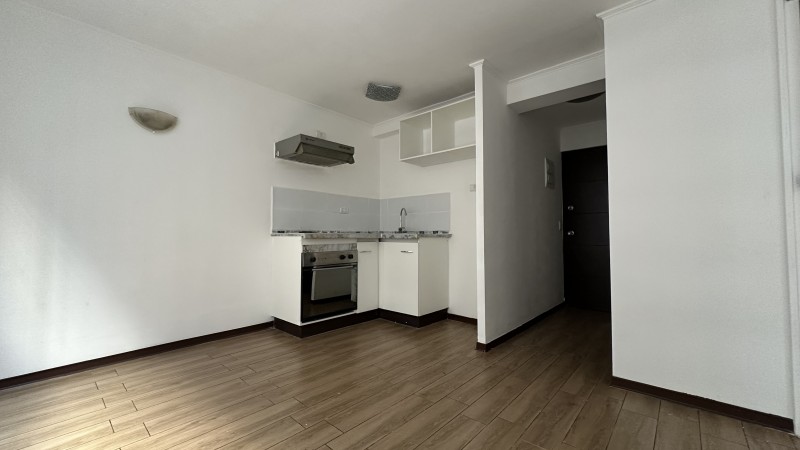 Depto en Venta 1D 1B Metro las Rejas Remodelado Oportunidad
