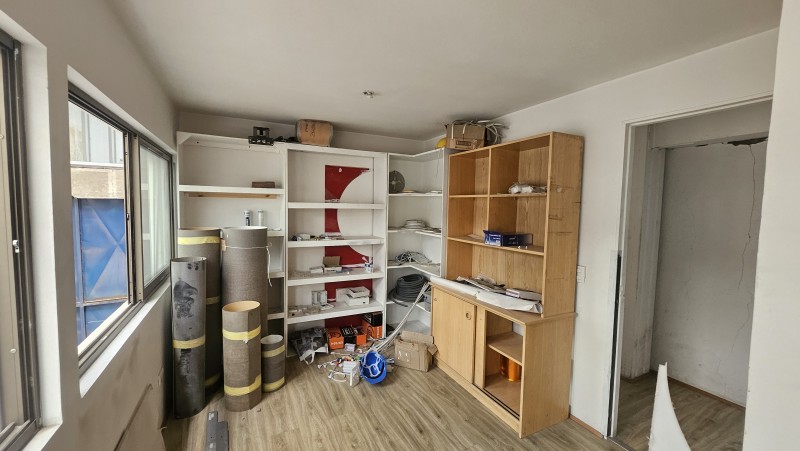 Galpón Con Oficinas y Acceso para Camión Liviano en Santiago