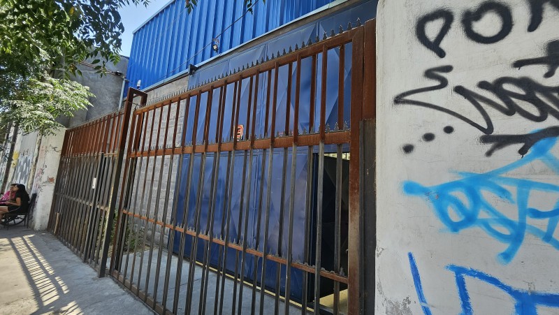 Galpón Con Oficinas y Acceso para Camión Liviano en Santiago