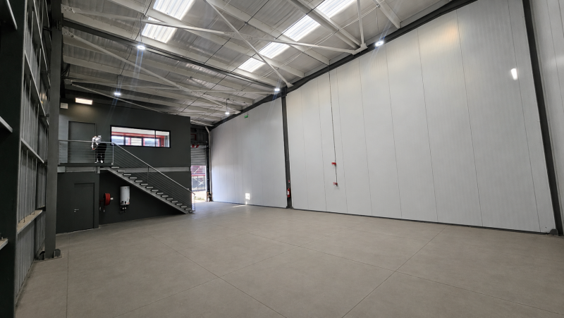 Bodega Nueva en Renca Con Oficinas, Seguridad y Conectada