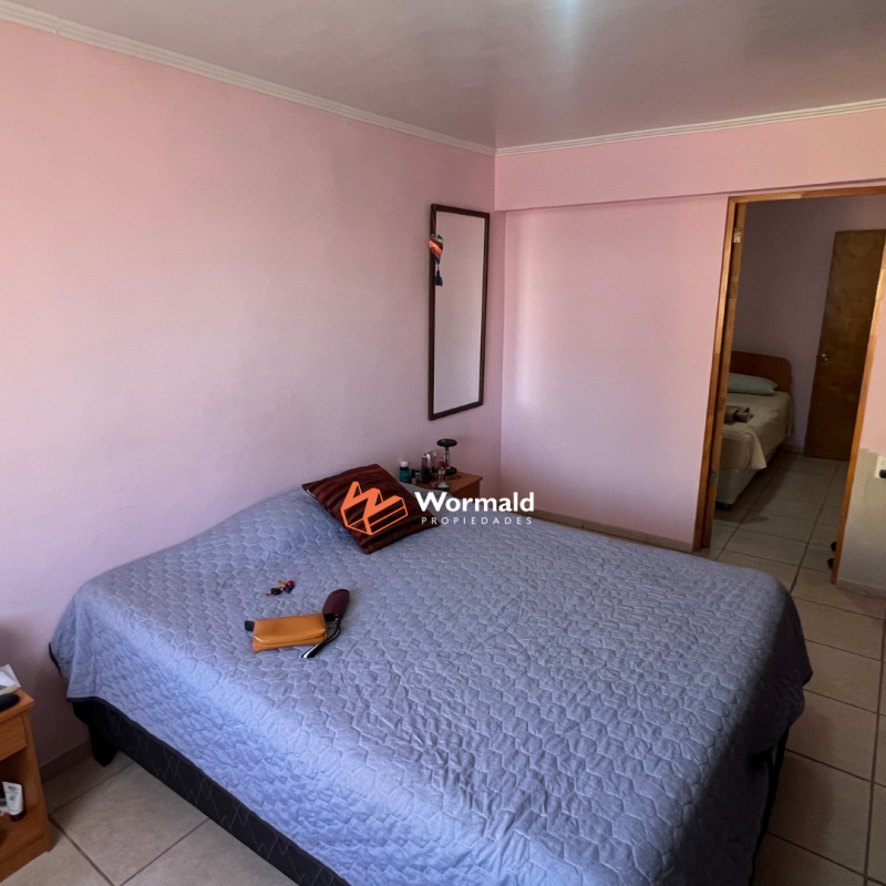 Casa de Tres Pisos en Excelente Ubicación
