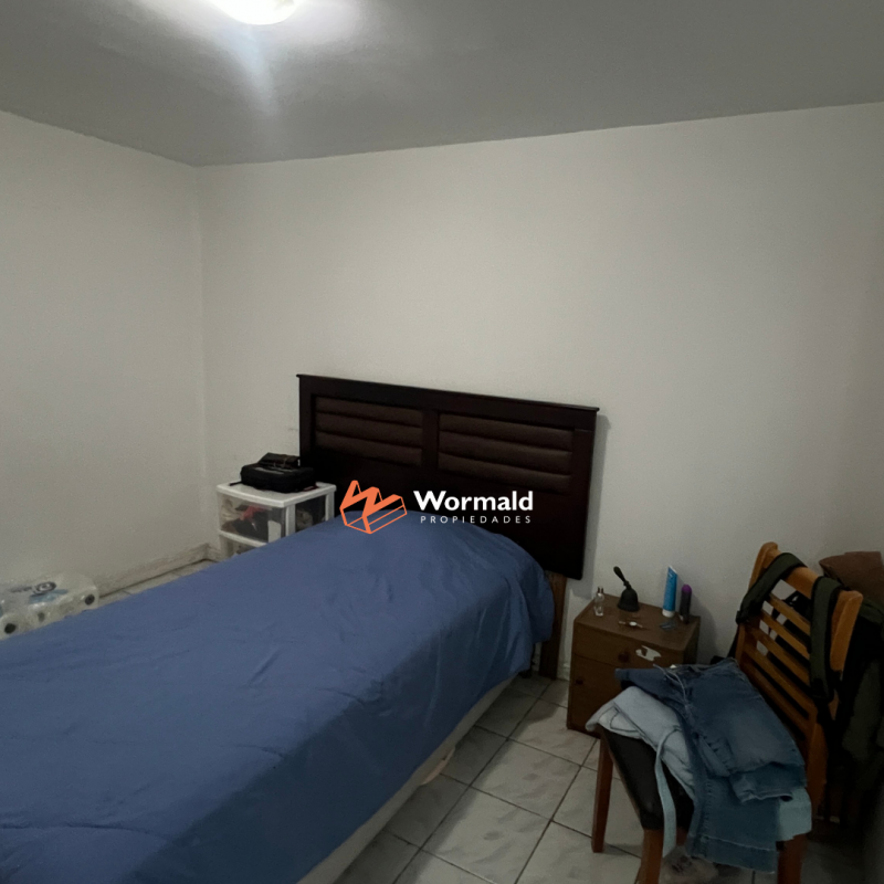 Casa de Tres Pisos en Excelente Ubicación