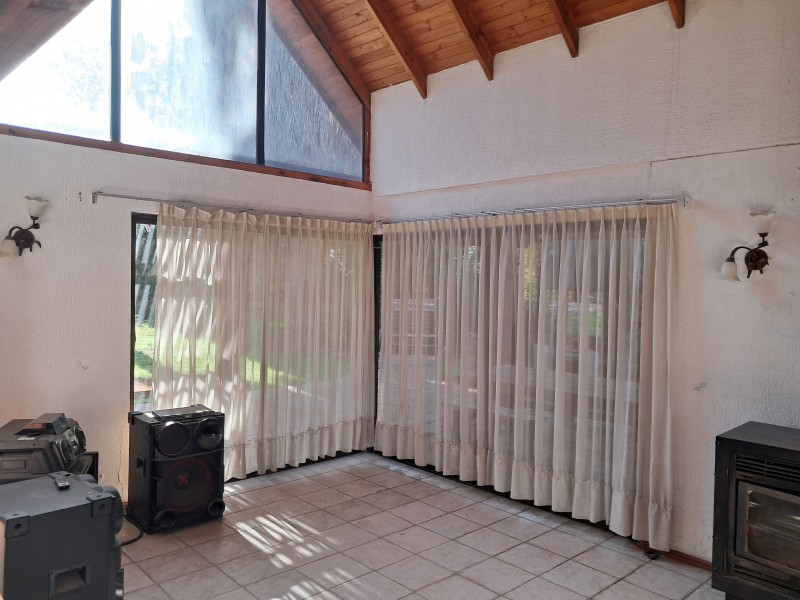 Hermosa Parcela Con Amplia Casa Con Piscina en Condominio