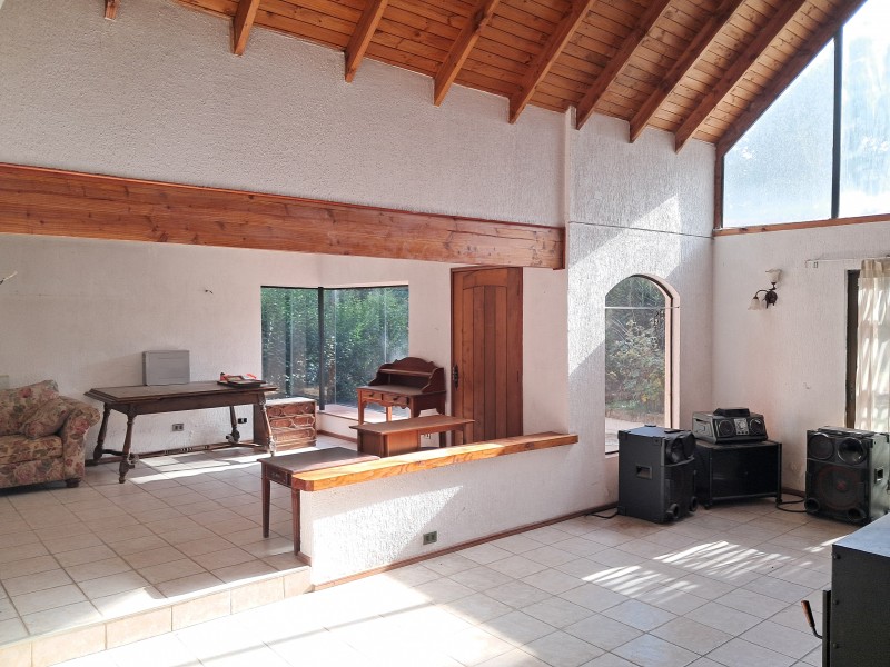 Hermosa Parcela Con Amplia Casa Con Piscina en Condominio