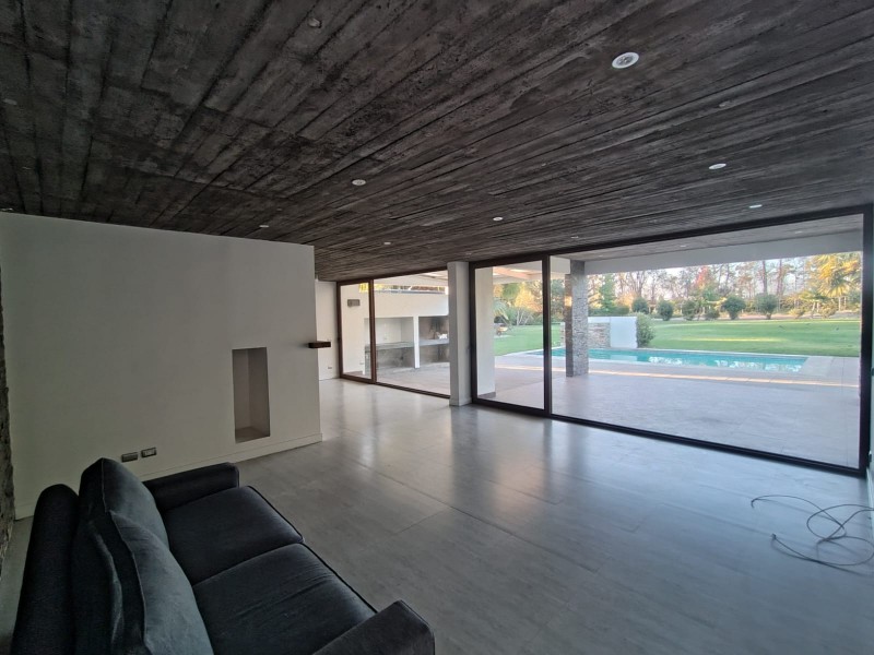 Preciosa Casa Mediterránea en Exclusivo Condominio Lonquén